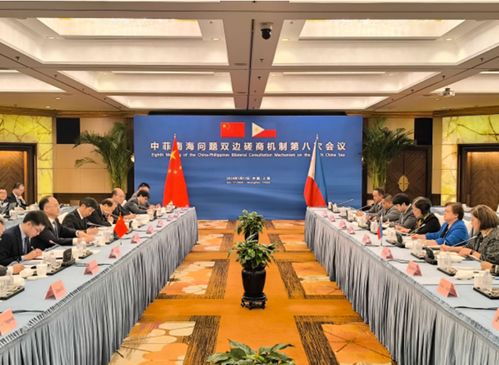 放話開(kāi)發(fā)南海島礁后,菲律賓稱準(zhǔn)備起訴中國(guó),并派人來(lái)華舉行會(huì)談